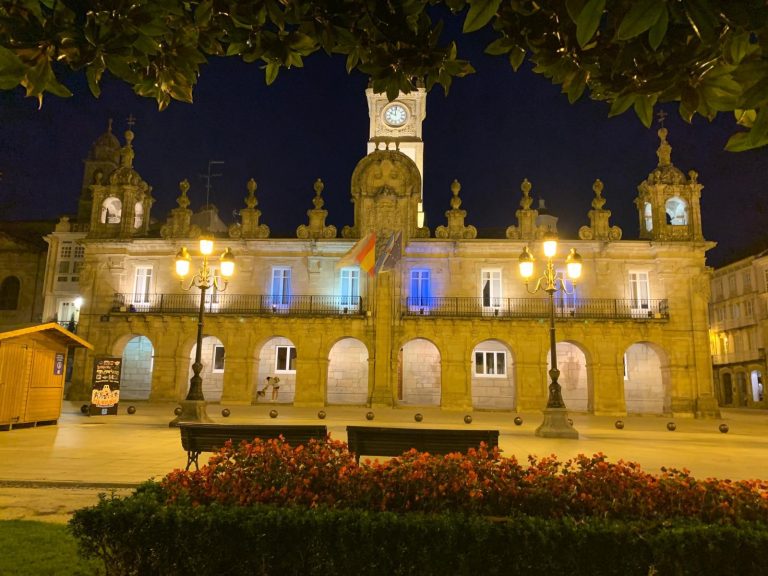 Iluminación de monumentos por Independencia Nacional